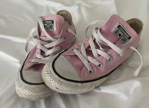 Pink converse thumbnail 1