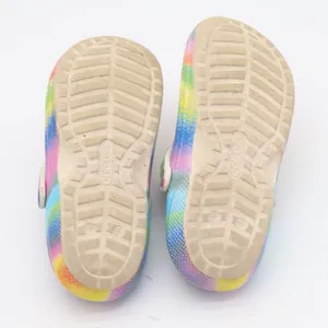 Crocs Clogs Womens 9 Classic Lined Rainbow Spray Paint Multi Faux Fur Excellent thumbnail 11