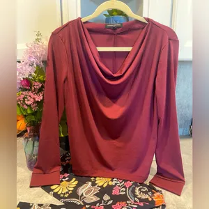 Banana Republic Women's Dark Burgundy Crew Neck Blouse Size S thumbnail 1