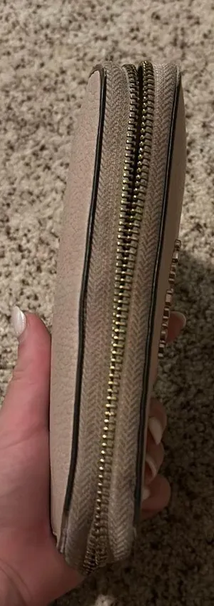 Michael Kors Wallet thumbnail 4