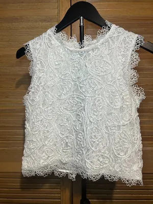 Chicwish Diva Full Lace Crochet Round Neck Sleeveless Crop Top Size M thumbnail 1