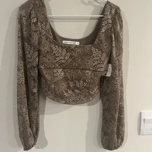 NWT Altar'd State lace‎ blouse small thumbnail 2