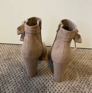 LC Lauren Conrad Heeled Booties thumbnail 5