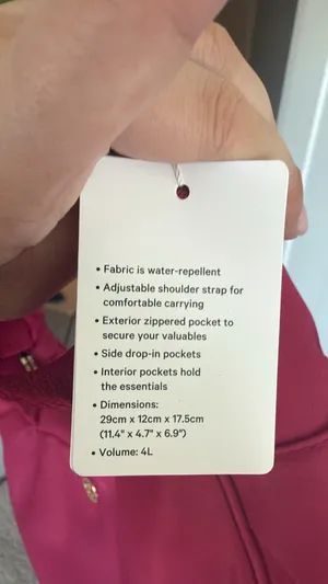 Lululemon City Essentials 4L Shoulder Bag thumbnail 9