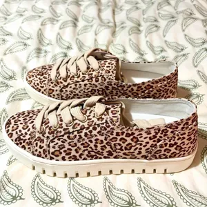 Kensie Vicky Sneaker Leopard Print Shoes 7.5 Cream Tan NIB thumbnail 5