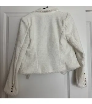Elegant White Blazer with Black and Gold Details thumbnail 4