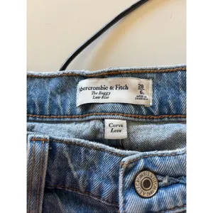 Abercrombie The baggy low rise curve love jeans size 6L thumbnail 2
