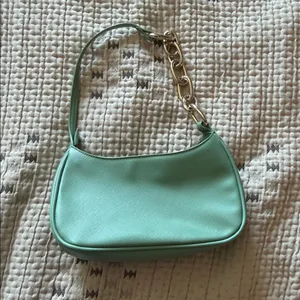 House of Want Green Mini Bag with Chain Detail thumbnail 3