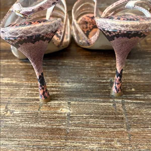 Louise et Cie Nabila Sandals Women 9.5 Pink Snakeskin Clear PVC Strappy thumbnail 6