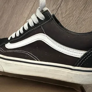 Vans Black and White sneakers thumbnail 7