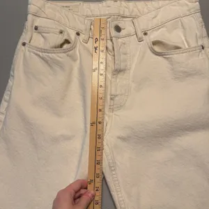 Zara Origins Straight Leg Denim Jeans Cream Off-White Women Size 31 thumbnail 6