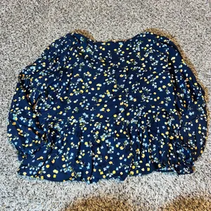 LOFT Navy Floral Print Peplum V Neck Blouse Women's‎ Size Small thumbnail 7