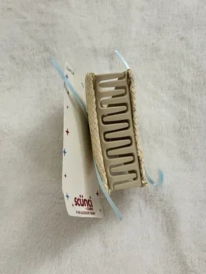 Scunci by Conair Hair Claw Clip - Cream/Tan thumbnail 3