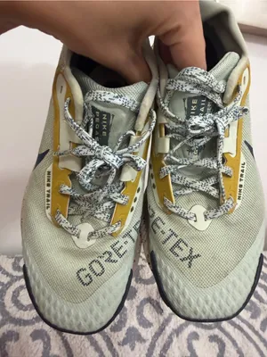 Nike Women’s 7.5 Pegasus Trail 4 GORE-TEX Green/Gold Waterproof Trail Shoes thumbnail 7