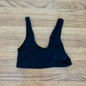 Victoria's Secret sports bra thumbnail 4