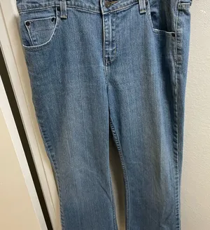 Signature by Levi Strauss & Co. Mid Rise Bootcut Jeans Women's Size 12 Short thumbnail 1