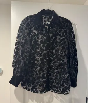NWOT River Island Black Floral Button-Down Blouse size L thumbnail 1
