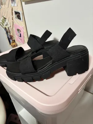 Chunky black platform sandal thumbnail 3