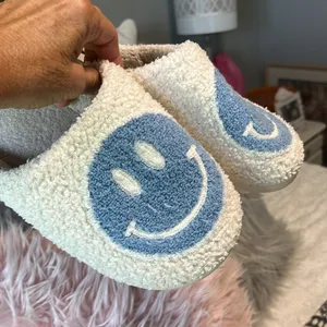 Smiley Face Slippers White Size 7.5 thumbnail 2