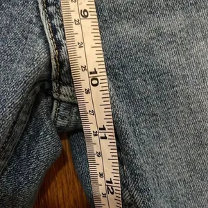 Zara high rise medium wash raw hem skinny jean 6 thumbnail 6