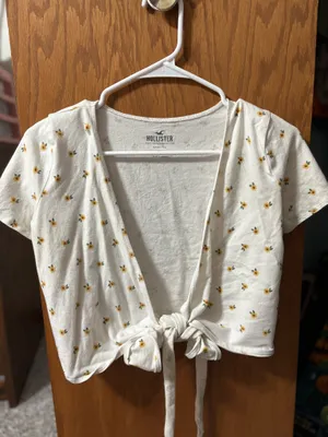 Hollister Ditsy Floral Multi-Way Wrap Tie Front Cropped Tee thumbnail 2