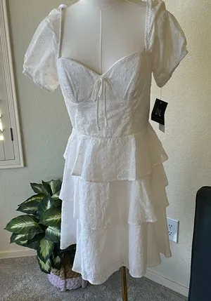 I.N. San Francisco Ivory Eyelet Dress, size Medium, NWT thumbnail 1