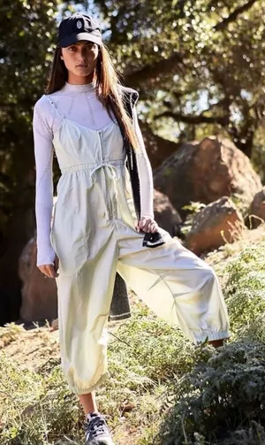 Free people MOVEMENT Down to Earth Onesie Jumpsuit Barely‎ There Green Sz XS NWT thumbnail 1