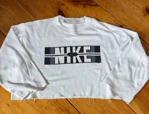 Nike Cropped Sweatshirt Crewneck thumbnail 1