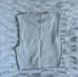 Aritzia White Sleeveless Crop Tank thumbnail 3