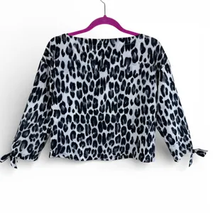 The Limited Leopard Print Boat Neck Blouse Black Cream Tie Sleeve Size XS‎ New thumbnail 2