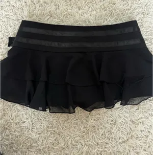 Edikted Black Skirt Low Rise thumbnail 4