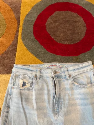 American Eagle Outfitters Denim Mom Jean Light Wash High Rise Distressed Size 6 thumbnail 4