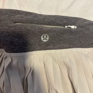 Lululemon skirt thumbnail 3