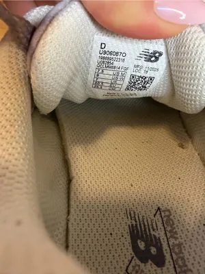New Balance 9060 Sneakers in Lilac - Size 9 thumbnail 7