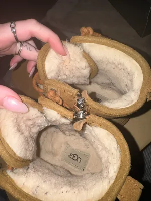 UGG Boots thumbnail 3