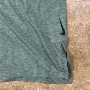 Nike Heathered Green Dri-Fit Short Sleeve Tee Size: Large thumbnail 4