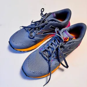 New Balance Women's Running Athletic Sporty Two Color Logo Sneakers NWOT thumbnail 5