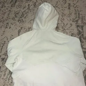 Lululemon Women's Green Hoodie thumbnail 3