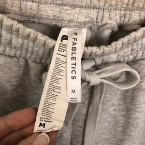 Heather Gray Fabletics Crop Jogger Sweatpants Size M thumbnail 3