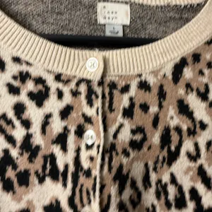 A new day Leopard Print Women's Sweater size Large thumbnail 4