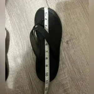 Olukai Flip Flops Sandals Slippers Black Size‎ 40 $90 Size 10 thumbnail 6