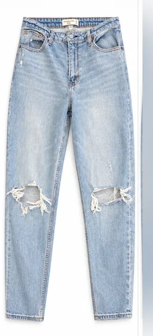Abercrombie & Fitch Curve Love The Mom High Rise Distressed Jeans Size 29 / 8R thumbnail 1
