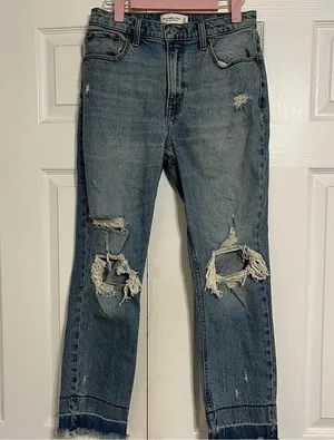 Abercrombie High Rise Mom Jeans thumbnail 2