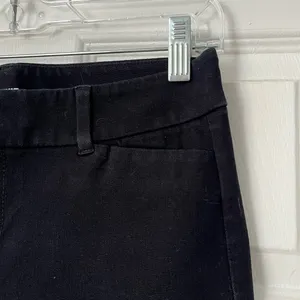 Old Navy Pixie Never-Fade Cropped Pants - Size 4 thumbnail 2