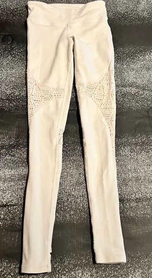Womens XS Alo Yoga West Coast Laser Cut High Waisted Leggings- White thumbnail 1