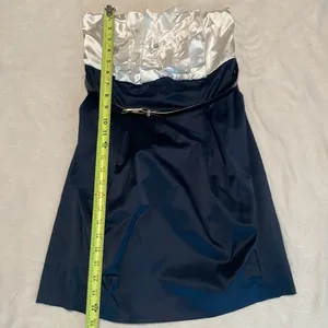 Y2K- Body Central Strapless Dress- Frilly White & Navy with Pockets- Size M- NWT thumbnail 4
