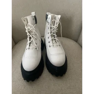 Timberland Combat Boots; Round Toe Boot; S53, Sz 9 thumbnail 2
