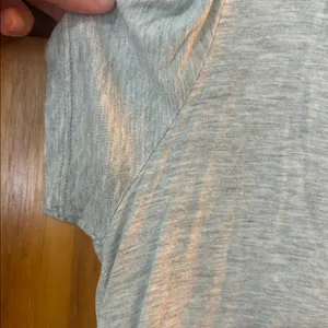 Francesca's Size Medium Grey Casual T thumbnail 4