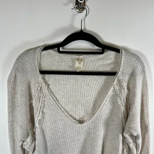 We The Free‎ People Oatmeal Beige Thermal V-Neck Waffle Knit Top Womens Medium thumbnail 2