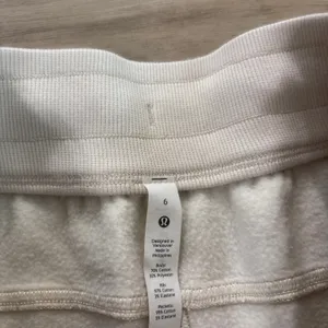 Lululemon Scuba Relaxed High-Rise Jogger White Opal Women Size 6 thumbnail 3